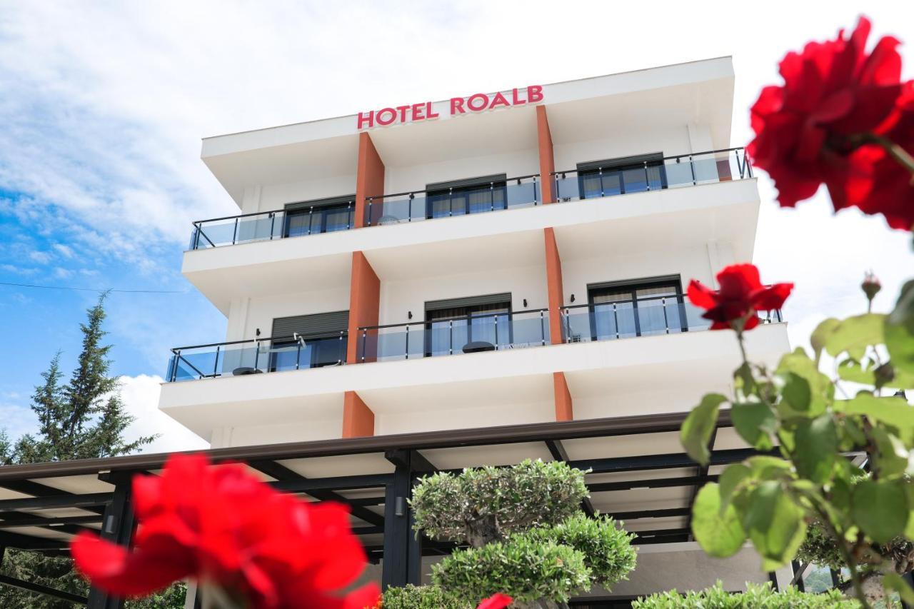 Hotel Roalb Radhimë Exterior foto